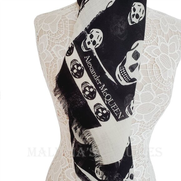 ALEXANDER MCQUEEN SCARF SLASHED SKULL PRINT BLACK WOOL FRINGE UNISEX - Picture 7 of 16